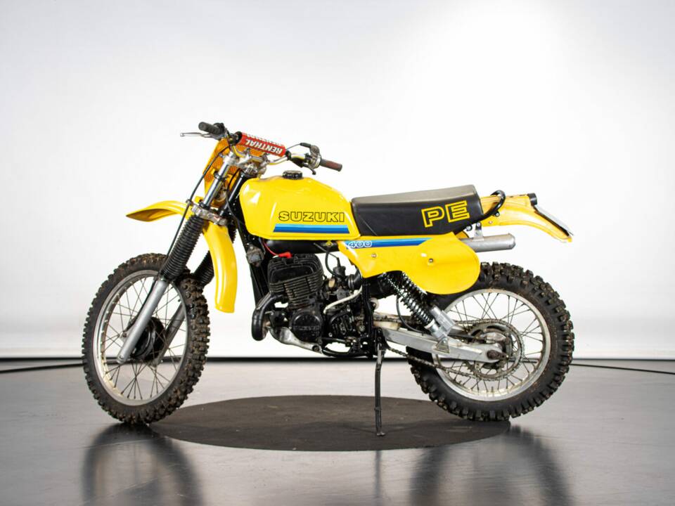Immagine 5/9 di Suzuki GN 400 (1980)