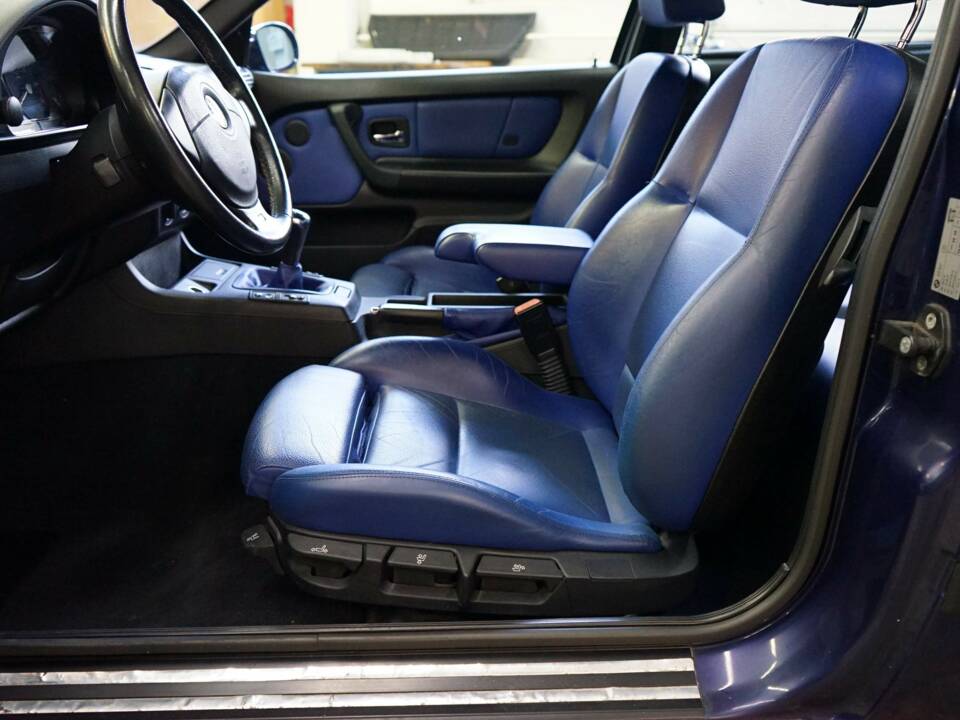 Image 26/33 of BMW 323ti Compact (1999)