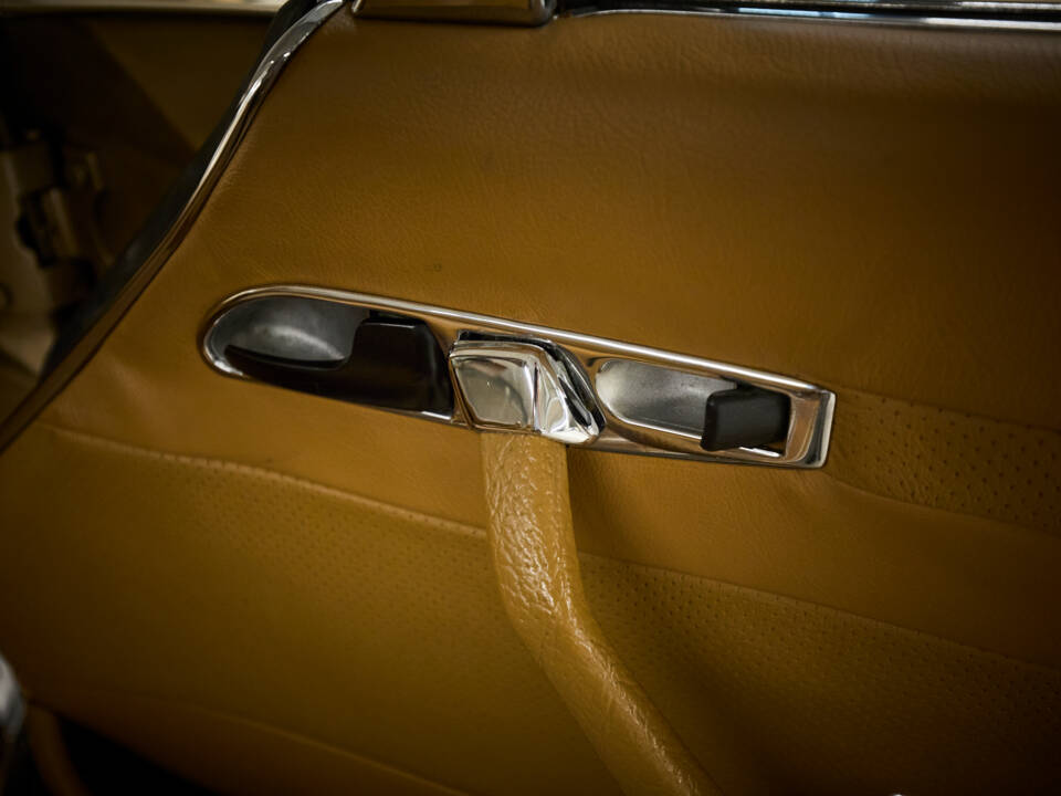 Image 72/99 of Mercedes-Benz 300 SL (1987)