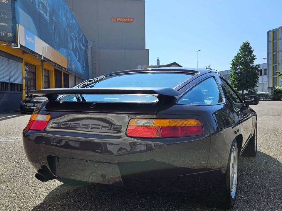 Image 6/28 of Porsche 928 S4 (1987)