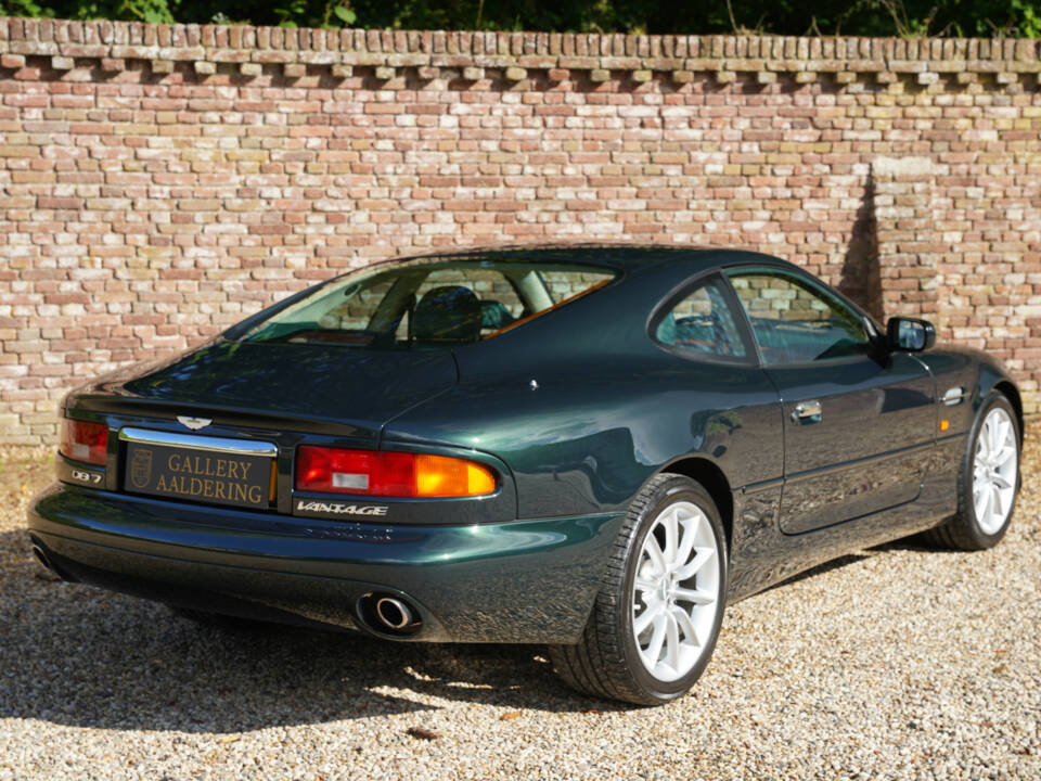 Image 38/50 de Aston Martin DB 7 Vantage (2001)