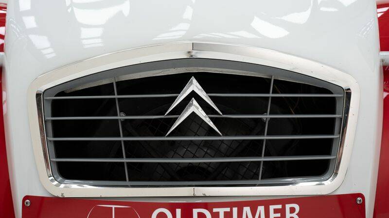 Image 14/15 de Citroën 2 CV 6 Club (1985)