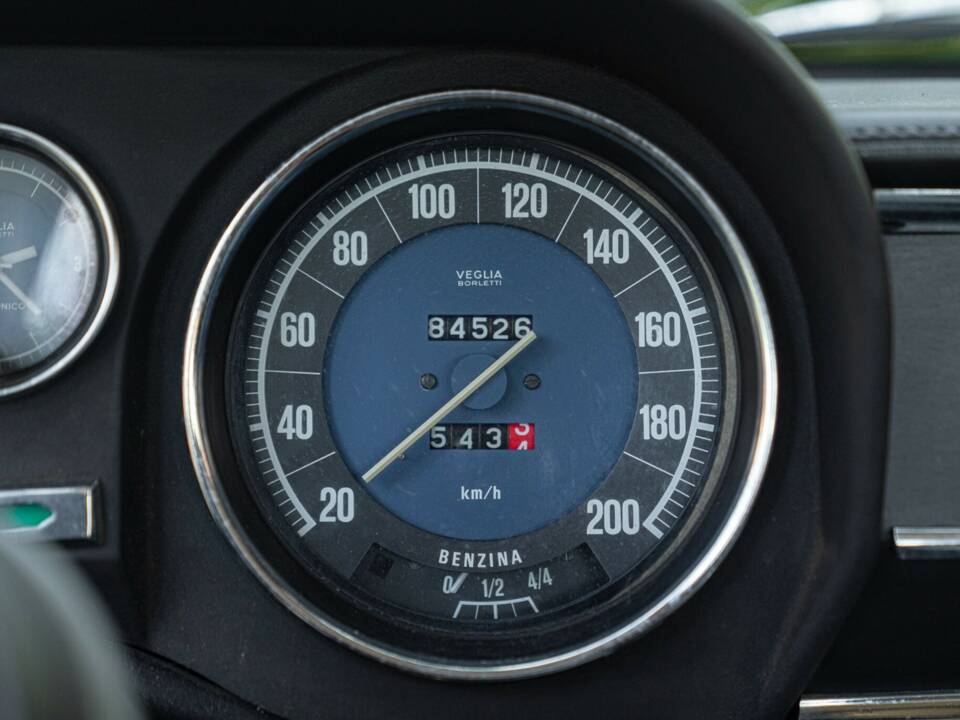 Immagine 43/50 di Alfa Romeo Giulia Nuova Super 1300 (1974)