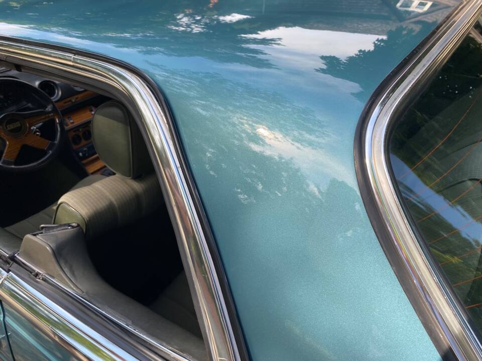 Image 18/66 of Mercedes-Benz 230 CE (1981)