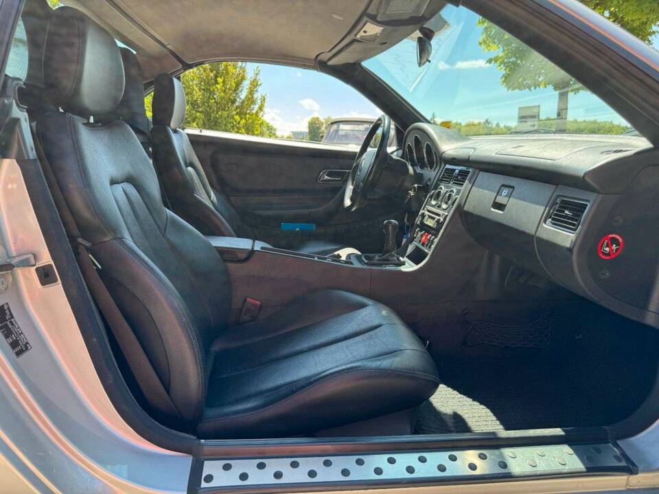 Image 13/16 of Mercedes-Benz SLK 230 Kompressor (1998)