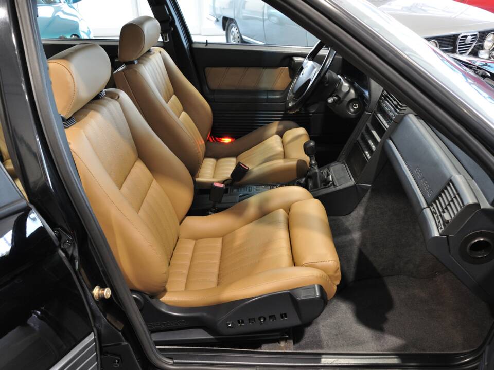 Image 21/33 of Alfa Romeo 164 3.0 24V Q4 (1996)