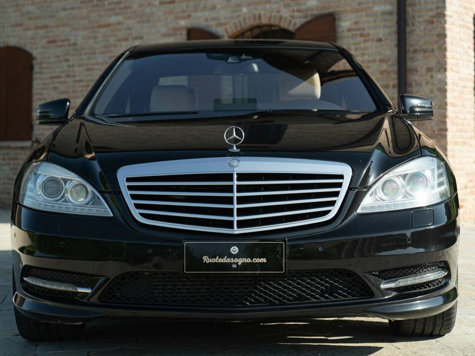 Immagine 3/50 di Mercedes-Benz S 350 CDI BlueEFFICIENCY L (2011)