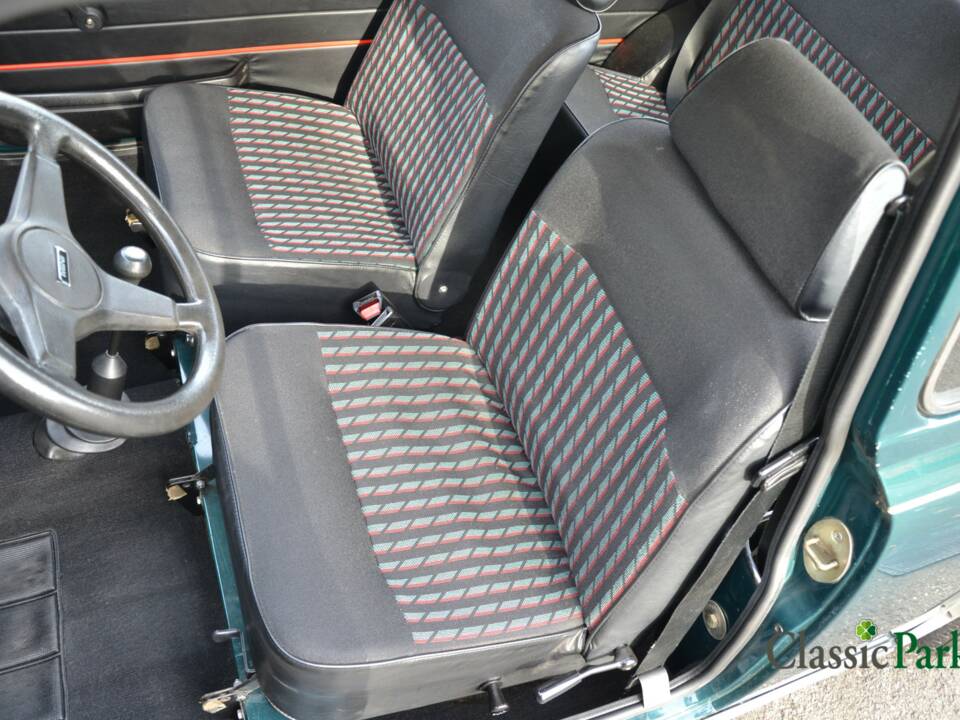 Image 19/50 de Austin Mini 1000 (1989)