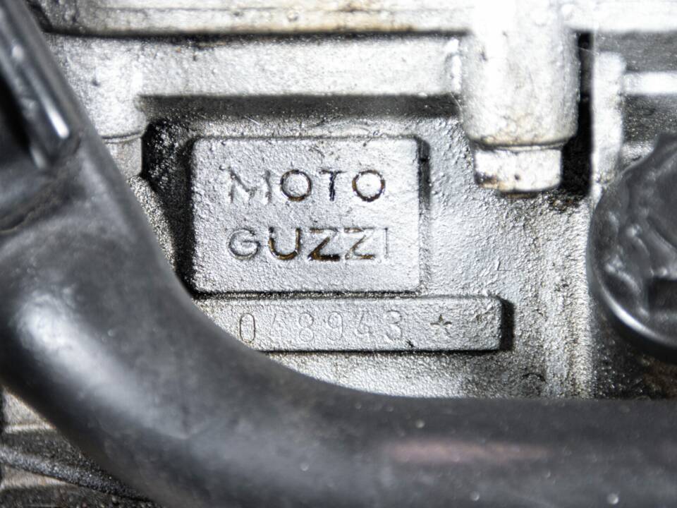 Bild 25/50 von Moto Guzzi V 35 III (1986)