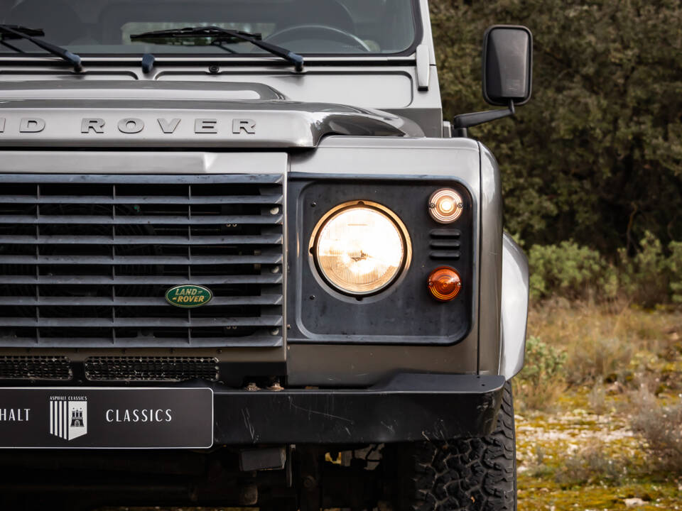 Image 36/50 of Land Rover Defender 90 TD4 (2007)