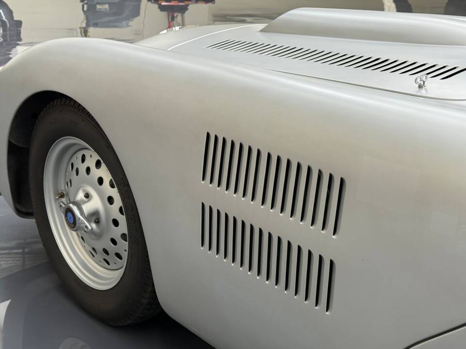 Image 24/24 of Veritas RS (1948)