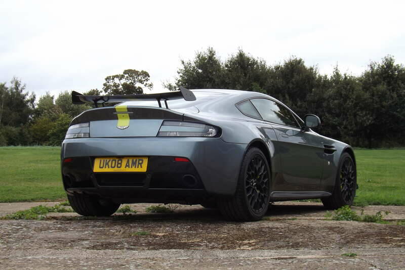 Image 4/39 of Aston Martin V8 Vantage AMR (2017)