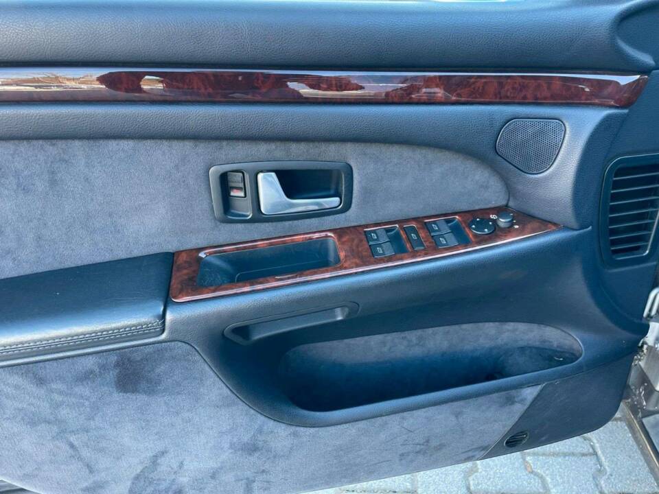 Image 9/17 of Audi A8 3.7 (1999)