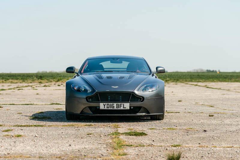 Image 40/50 de Aston Martin V12 Vantage S (2016)