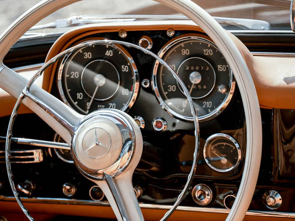 Image 32/42 of Mercedes-Benz 190 SL (1961)