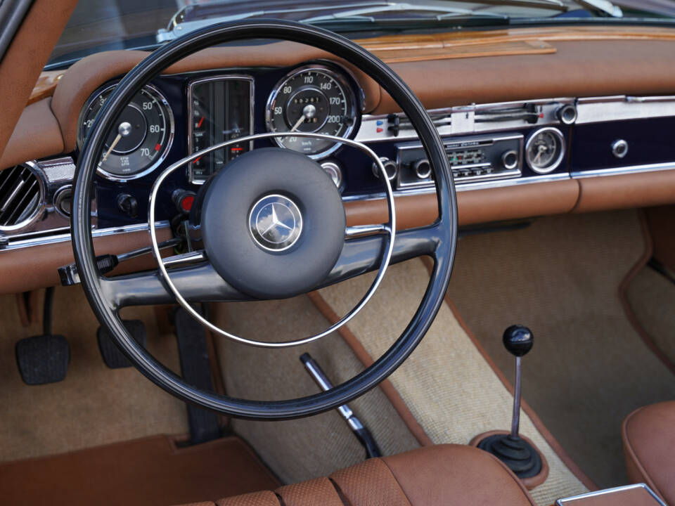 Immagine 41/50 di Mercedes-Benz 280 SL (1969)