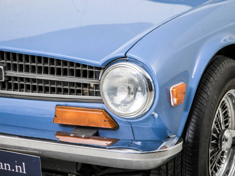 Immagine 22/50 di Triumph TR 6 (1973)