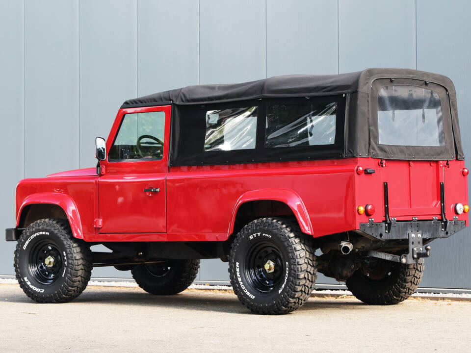 Image 22/38 of Land Rover 110 (1989)