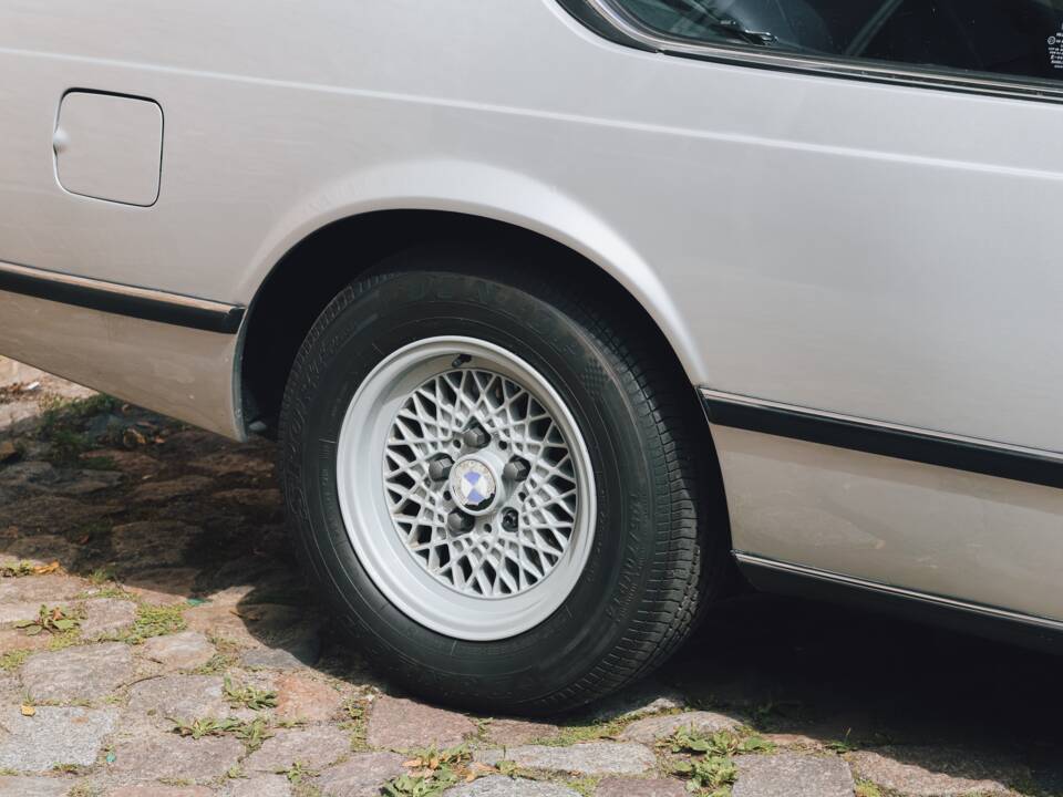 Bild 36/106 von BMW 633 CSi (1976)