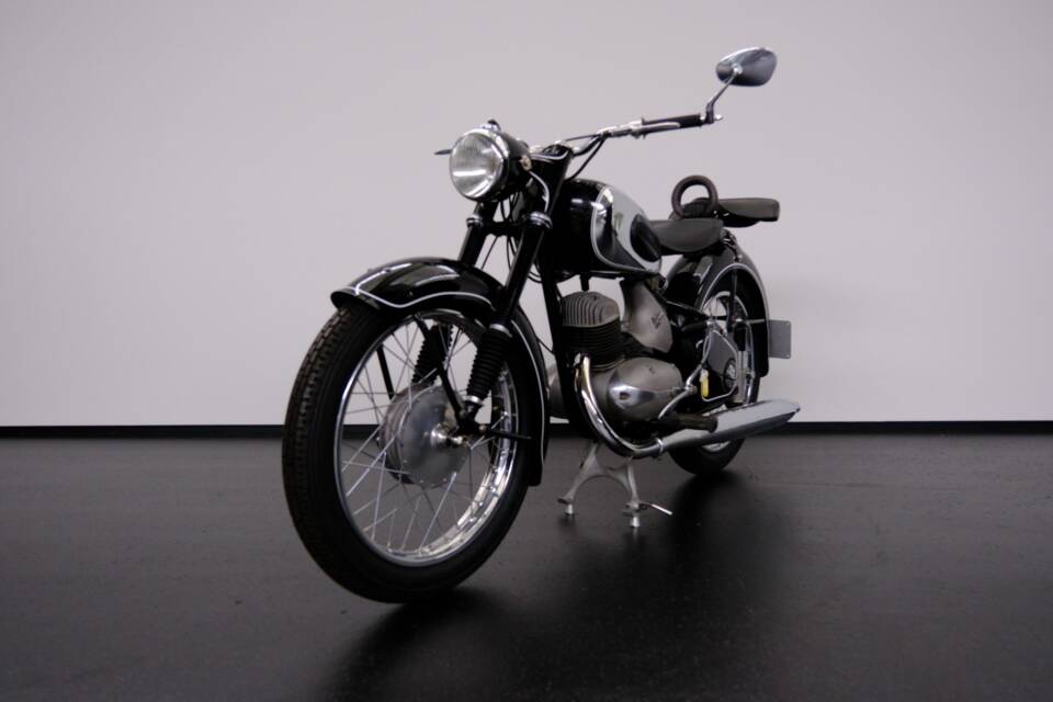 Image 28/86 de DKW RT 175 (1954)