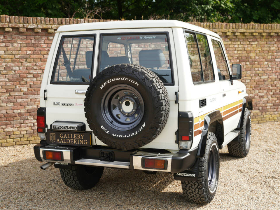 Immagine 14/50 di Toyota Land Cruiser 2.4 LX Turbo (1992)