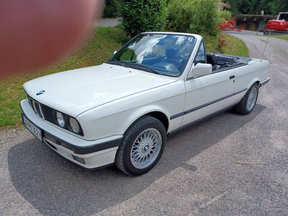 Image 5/55 of BMW 320i (1991)