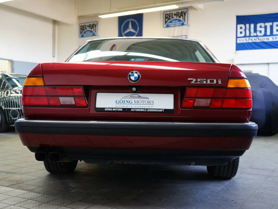 Bild 13/33 von BMW 750i (1991)