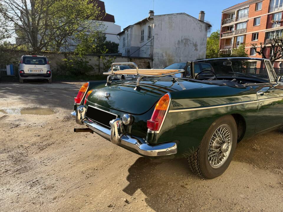 Image 3/12 of MG MGB (1964)