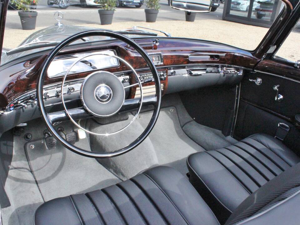 Image 11/30 of Mercedes-Benz 220 SE Cabriolet (1959)