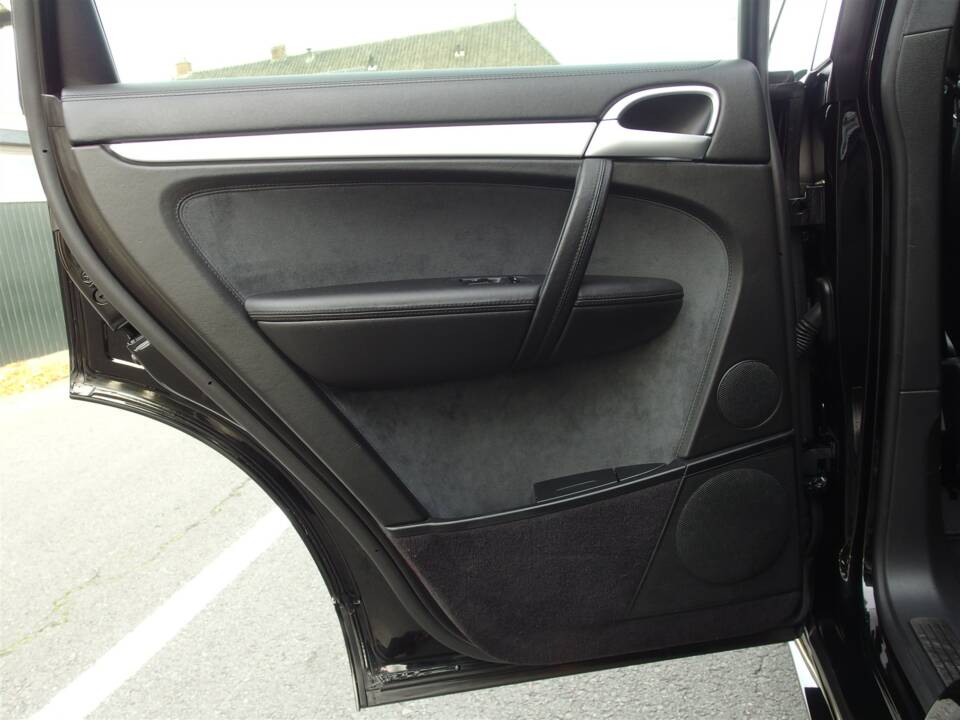 Immagine 51/99 di Porsche Cayenne GTS (2008)