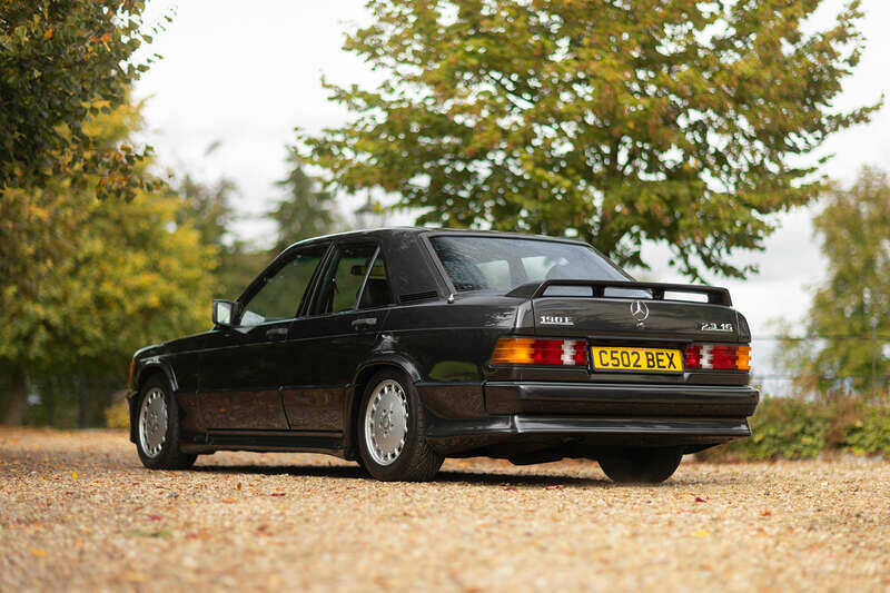 Image 33/50 de Mercedes-Benz 190 E 2.3-16 (1985)