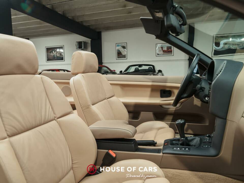 Immagine 18/24 di BMW 320i (1995)