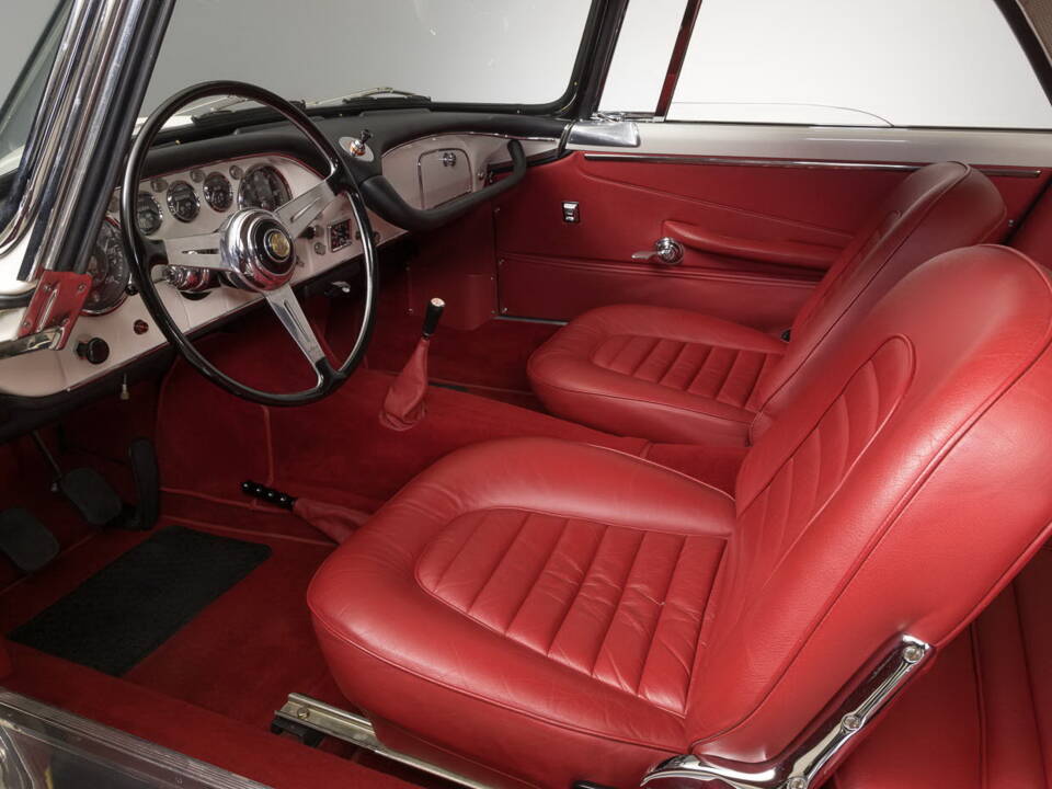 Image 24/39 of Maserati 3500 GT Touring (1961)