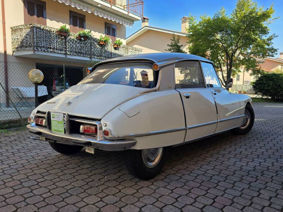 Bild 3/50 von Citroën DS 20 (1971)