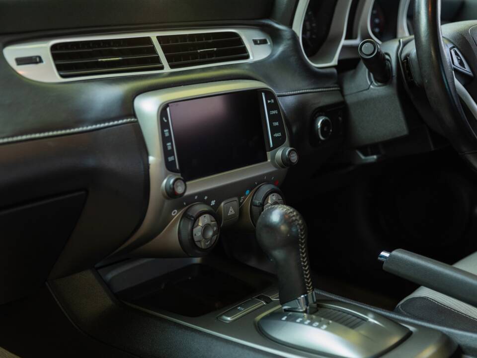 Image 19/33 de Chevrolet Camaro (2015)