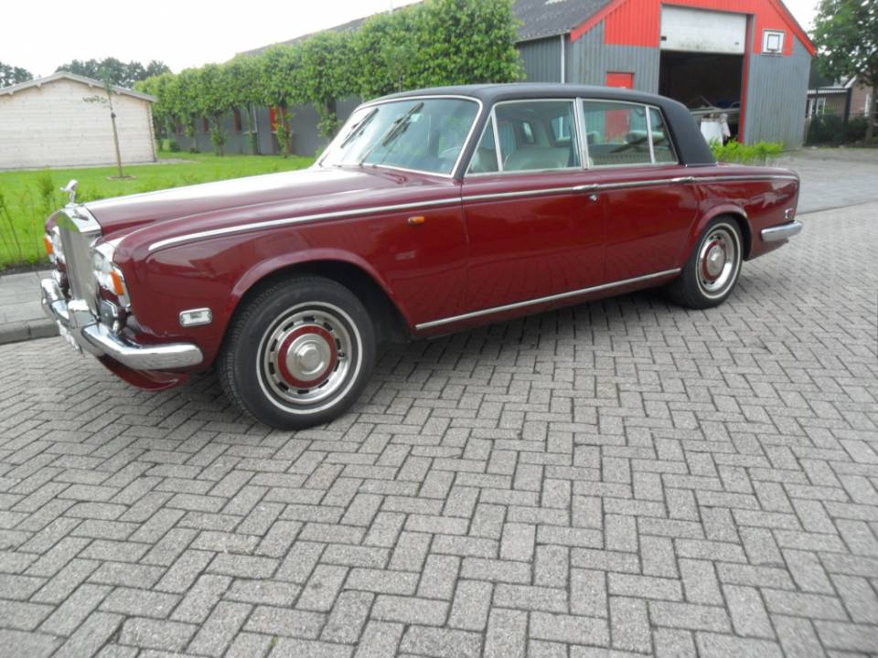 Image 6/20 of Rolls-Royce Silver Shadow I (1975)
