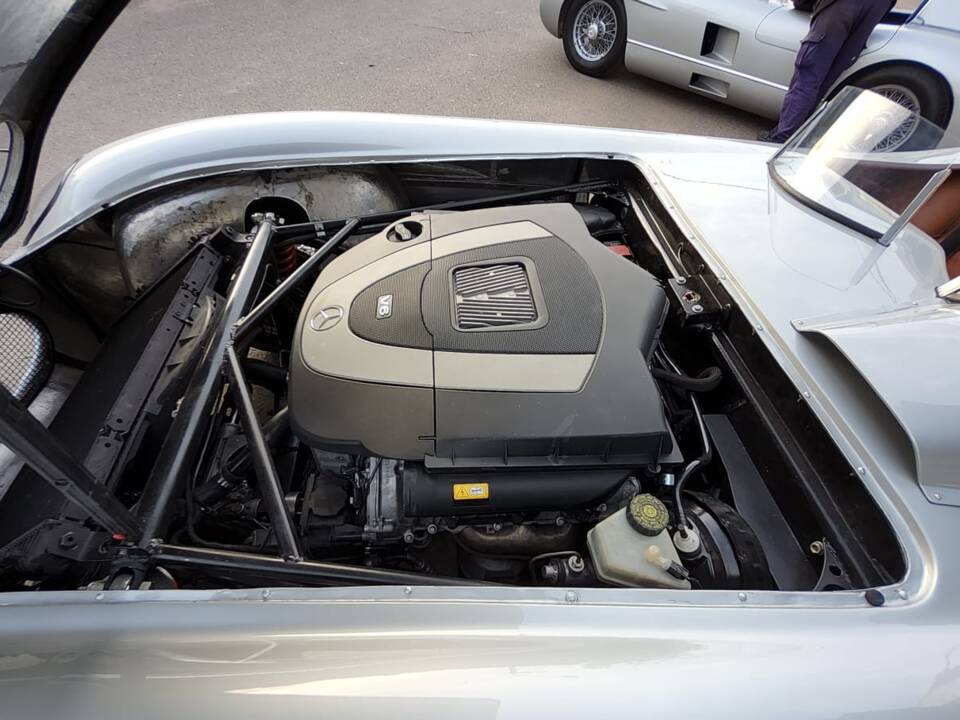 Image 20/51 of Mercedes-Benz 300 SLR (1955)