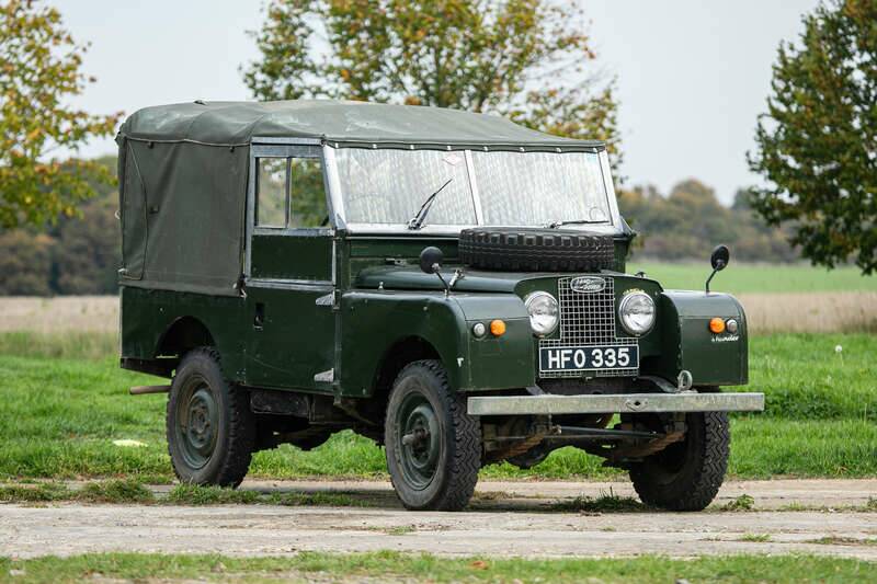Image 1/40 of Land Rover 107 (1954)