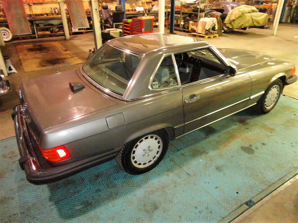 Imagen 34/43 de Mercedes-Benz 560 SL (1987)