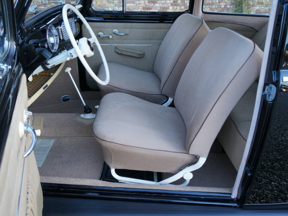 Image 45/50 of Volkswagen Beetle 1200 Standard "Oval" (1955)