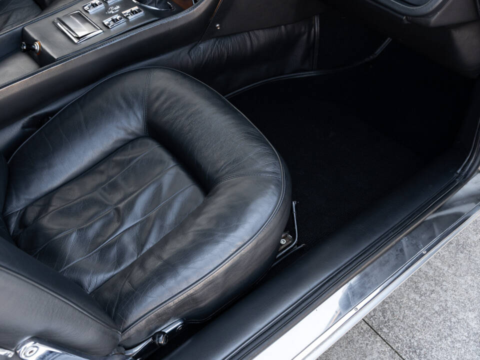 Image 54/69 of Ferrari 365 GT 2+2 (1969)