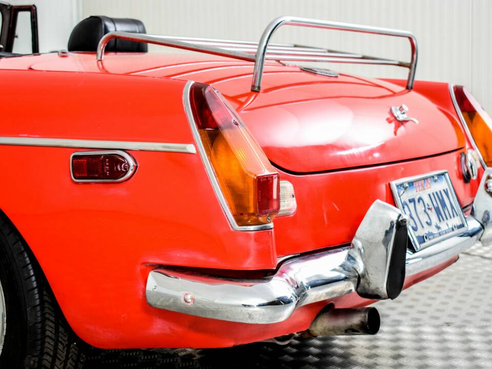 Bild 49/50 von MG MGB (1974)