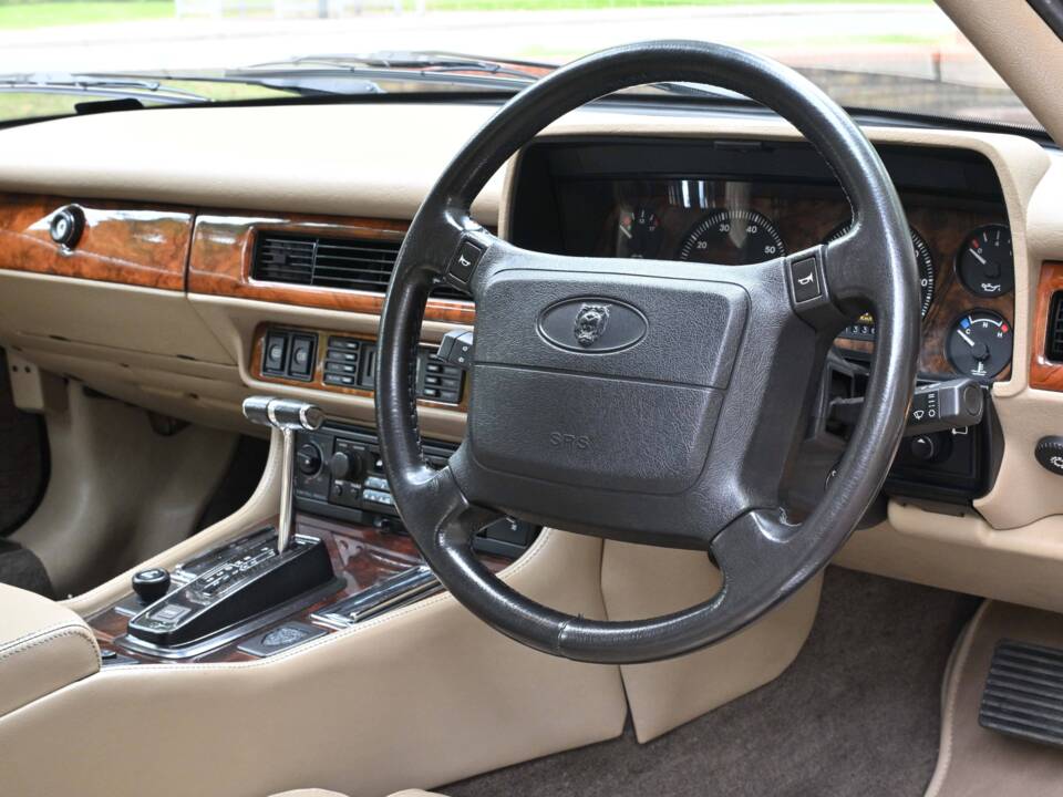 Image 6/7 of Jaguar XJS 4.0 (1993)