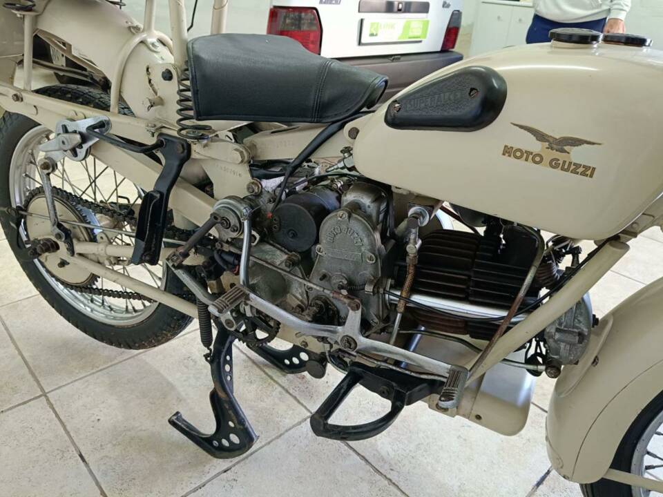Image 30/36 of Moto Guzzi DUMMY (1976)