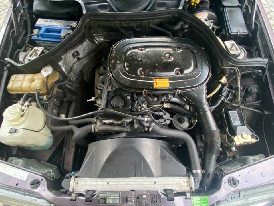 Bild 34/35 von Mercedes-Benz 230 CE (1992)