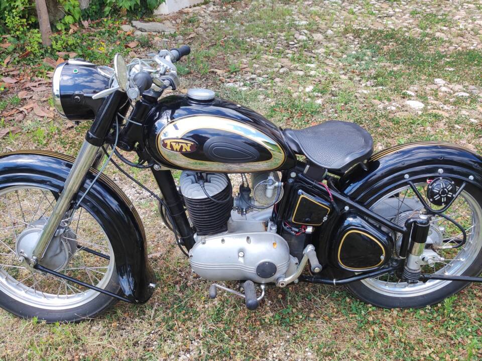 Bild 2/22 von Triumph (TWN) BDG 250 H (1951)