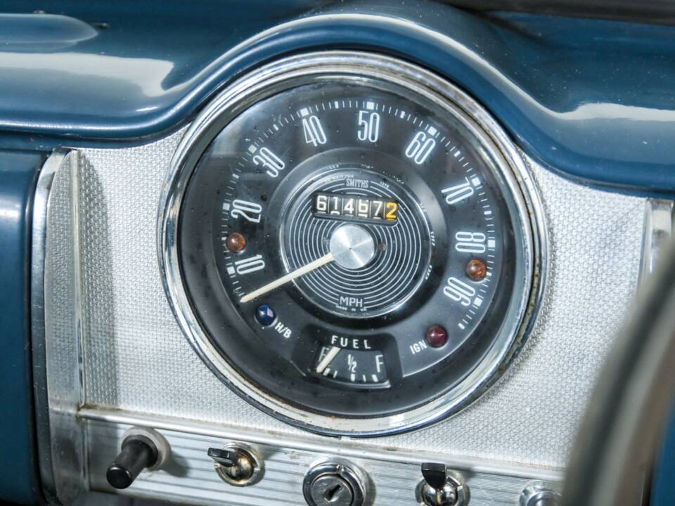 Image 15/50 of Morris Minor 1000 (1967)