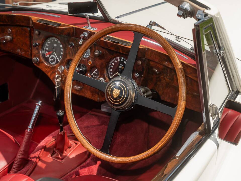 Image 50/58 of Jaguar XK 140 SE DHC (1955)
