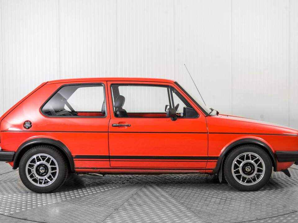 Afbeelding 10/50 van Volkswagen Golf Mk I GTI 1.8 (1983)