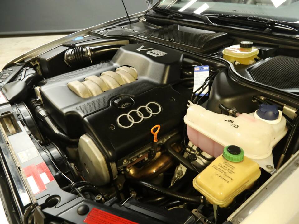 Immagine 4/50 di Audi A8 4.2 quattro (1995)